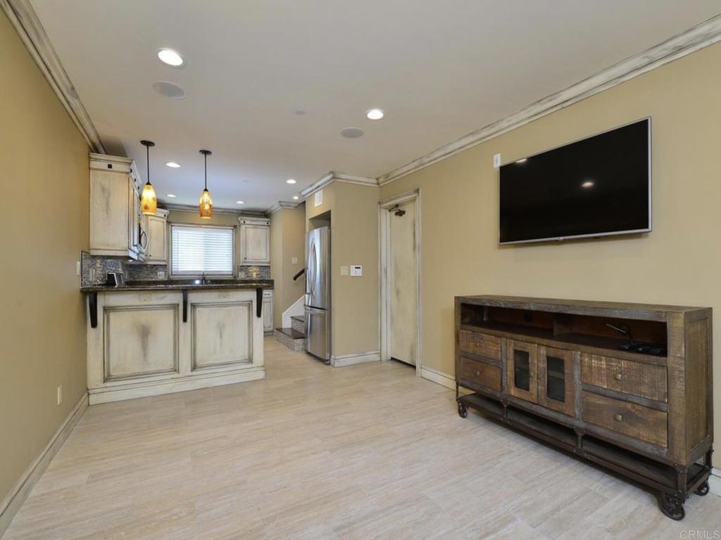 249 Del Mar Avenue Property Photo 6