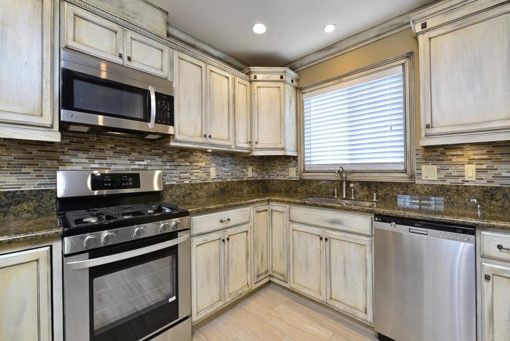 249 Del Mar Avenue Property Photo 8
