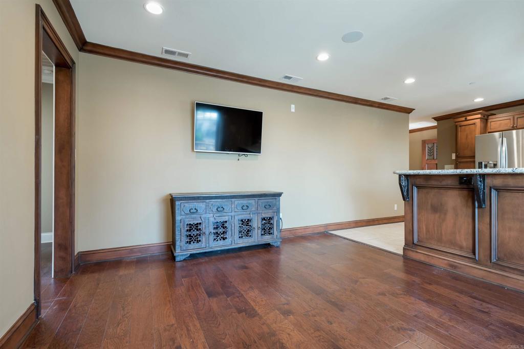 249 Del Mar Avenue Property Photo 36