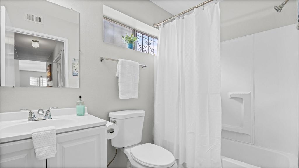 8430 Noeline Ave Property Photo 21