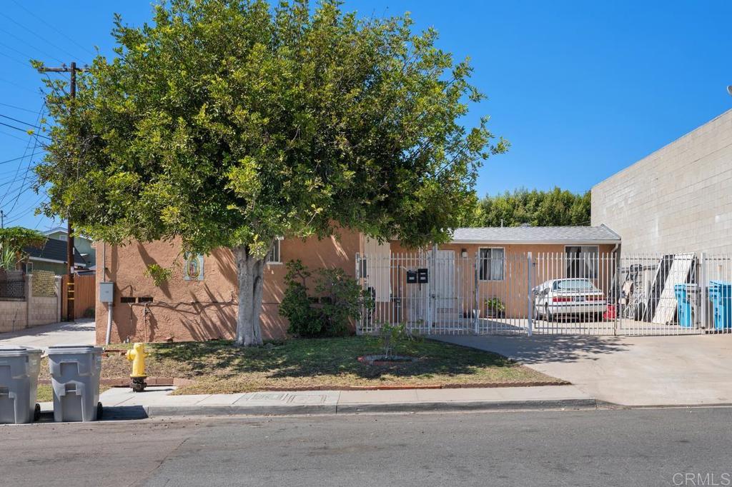 4728 , 4730 Myrtle Avenue Property Photo 2