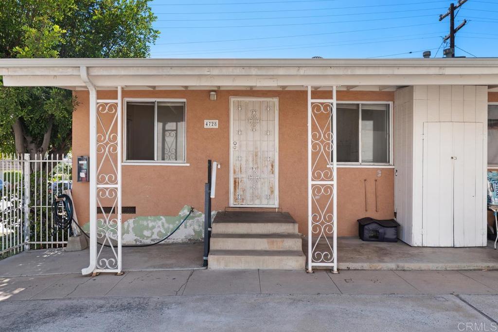 4728 , 4730 Myrtle Avenue Property Photo 8