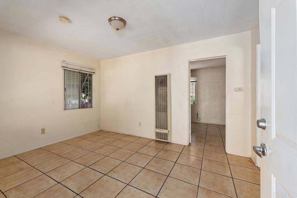 4728 , 4730 Myrtle Avenue Property Photo 9