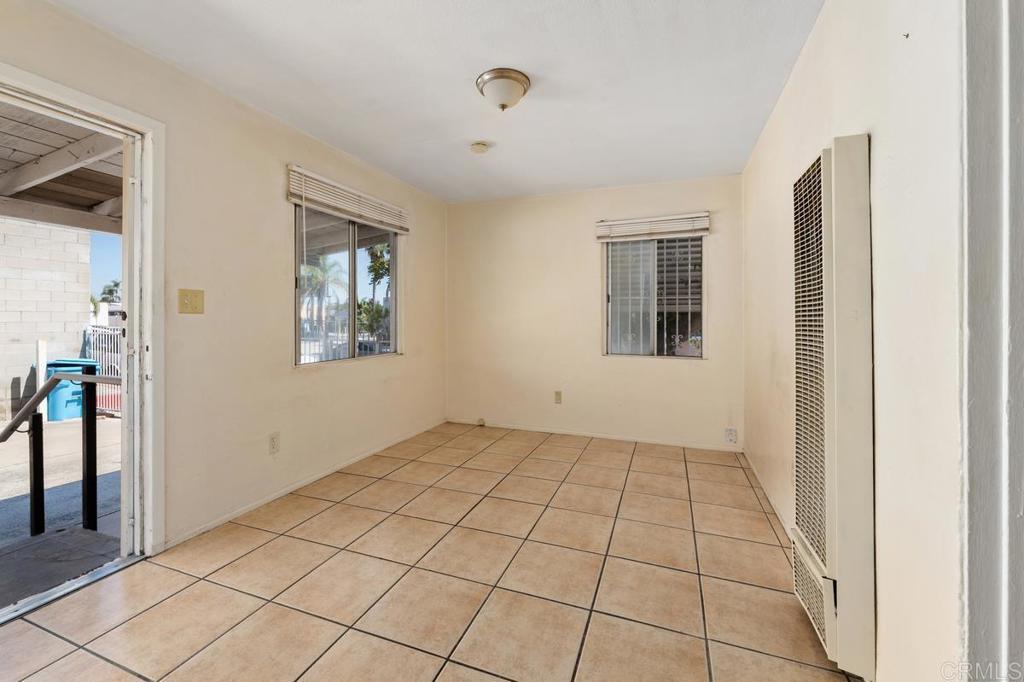 4728 , 4730 Myrtle Avenue Property Photo 10