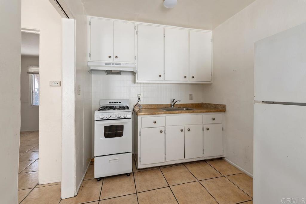 4728 , 4730 Myrtle Avenue Property Photo 13