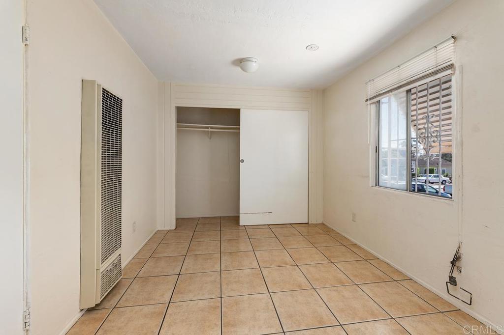 4728 , 4730 Myrtle Avenue Property Photo 15