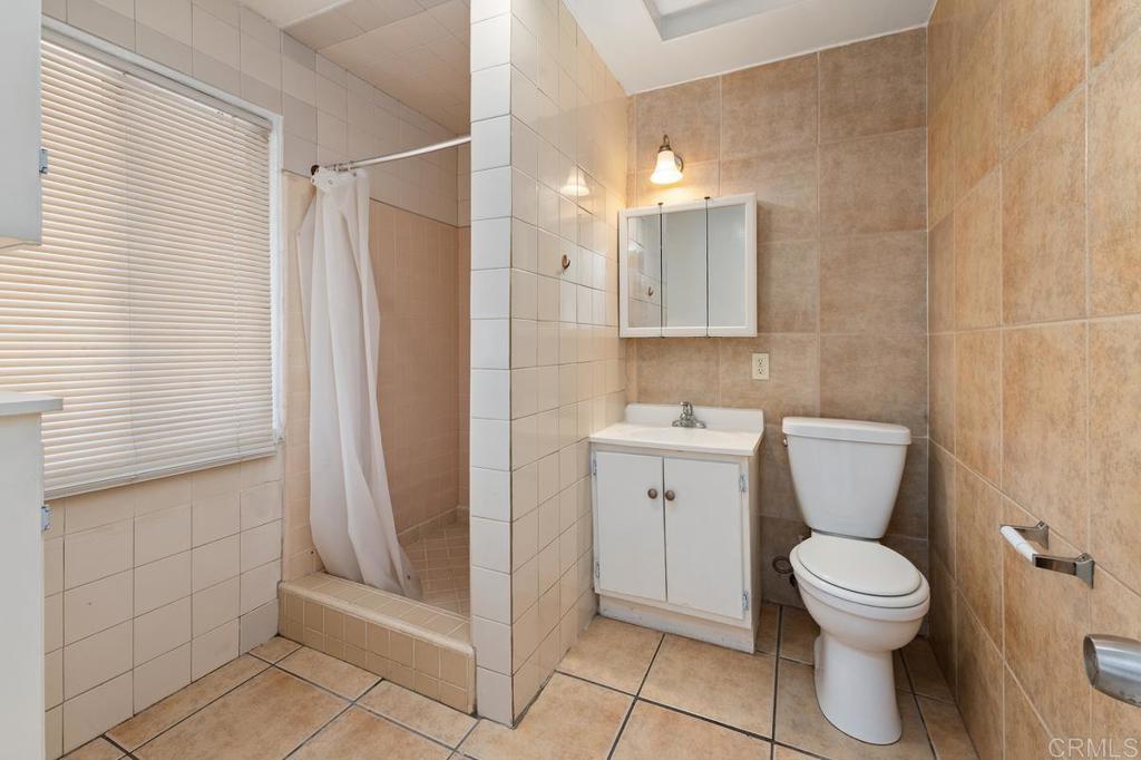 4728 , 4730 Myrtle Avenue Property Photo 17