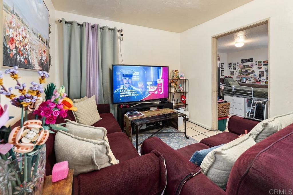 4728 , 4730 Myrtle Avenue Property Photo 20