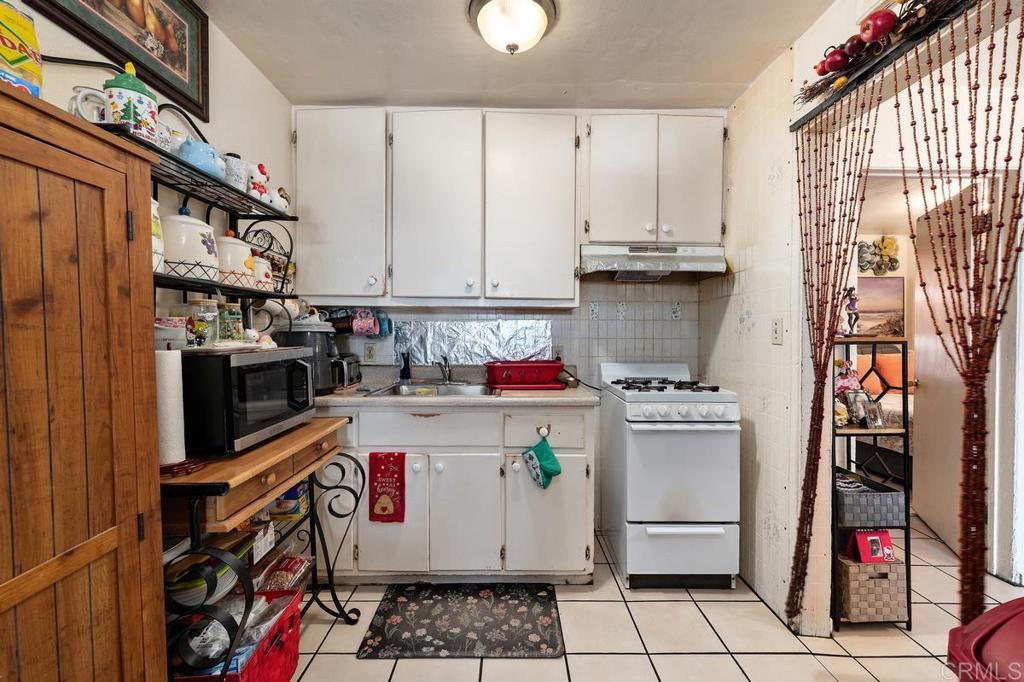 4728 , 4730 Myrtle Avenue Property Photo 23