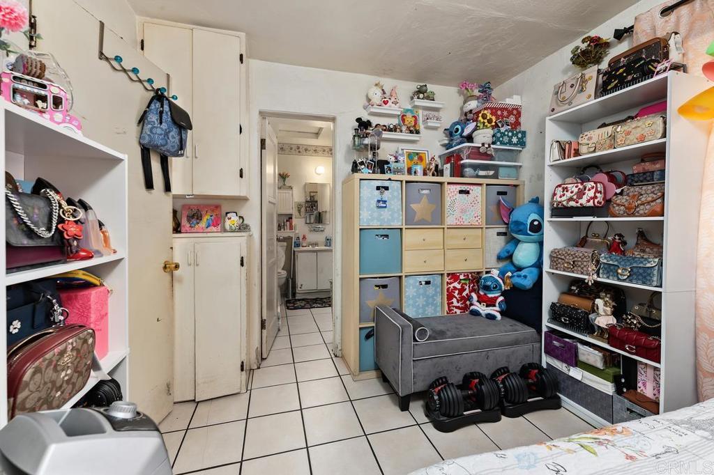 4728 , 4730 Myrtle Avenue Property Photo 26