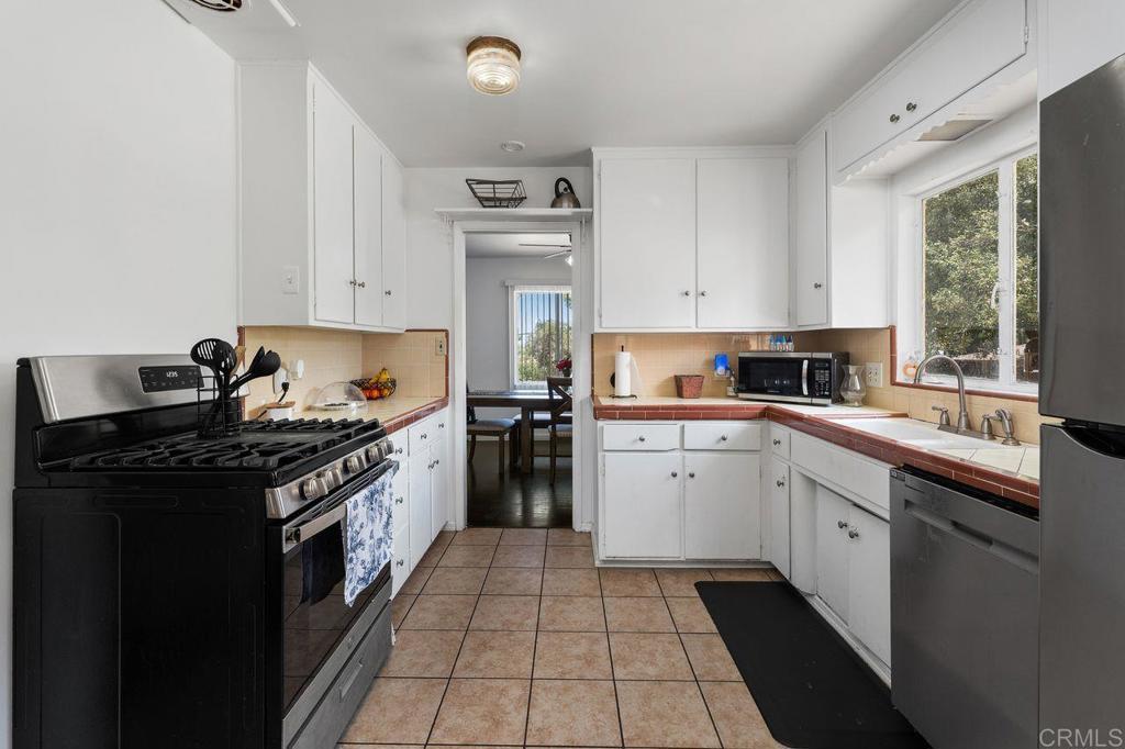 9355 Fuerte Drive Property Photo 12