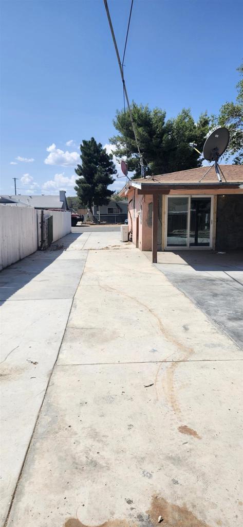 44524 Calexico Street Property Photo 9
