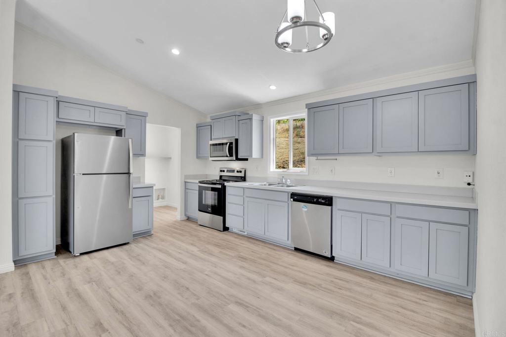 23671 Echo Hills Road Property Photo 15
