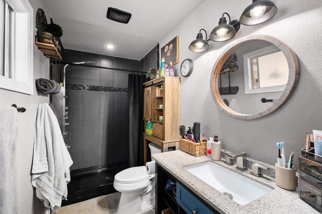 16734 Georgios Way Property Photo 16