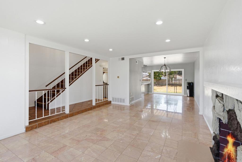 1614 Arequipa Street Property Photo 8
