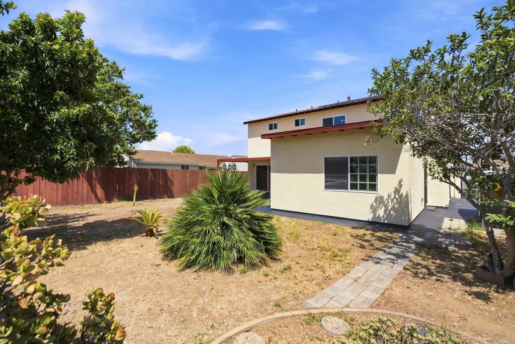 1614 Arequipa Street Property Photo 23