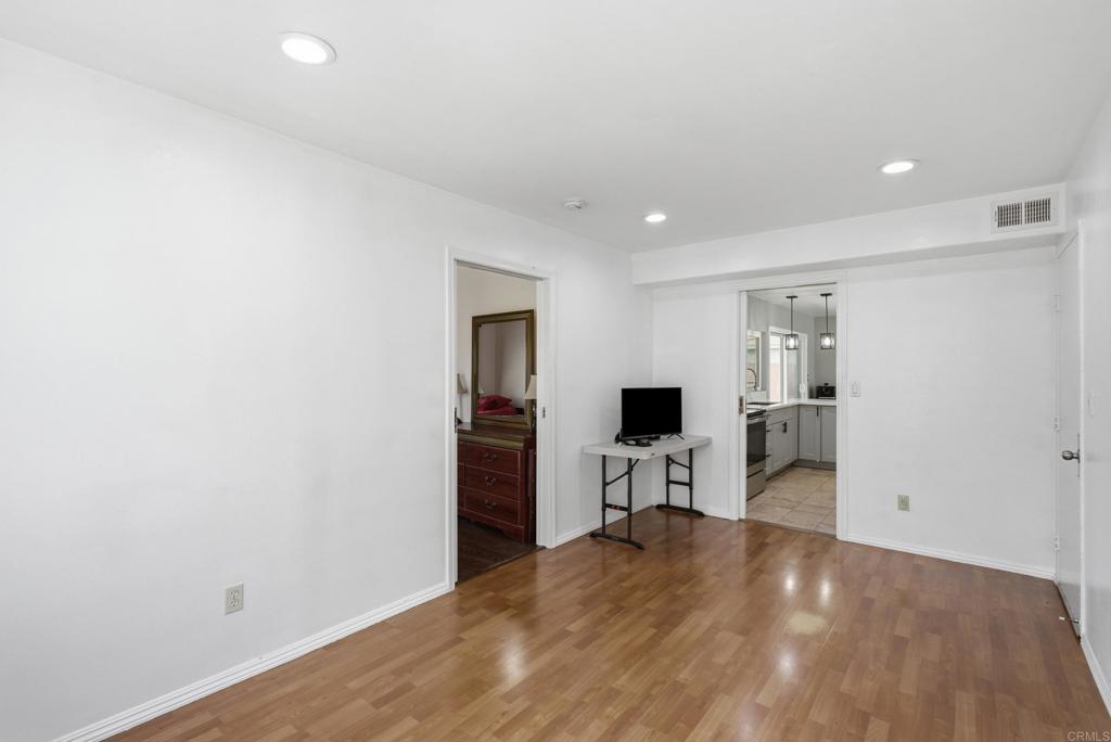 1614 Arequipa Street Property Photo 32