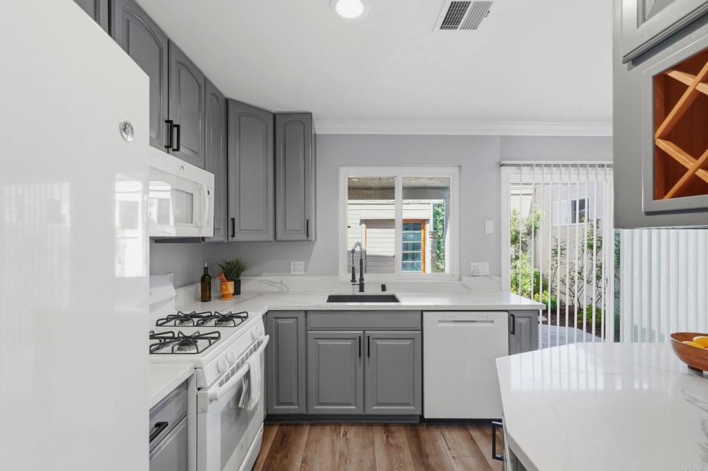 9416 Carlton Oaks Drive B Property Photo 8