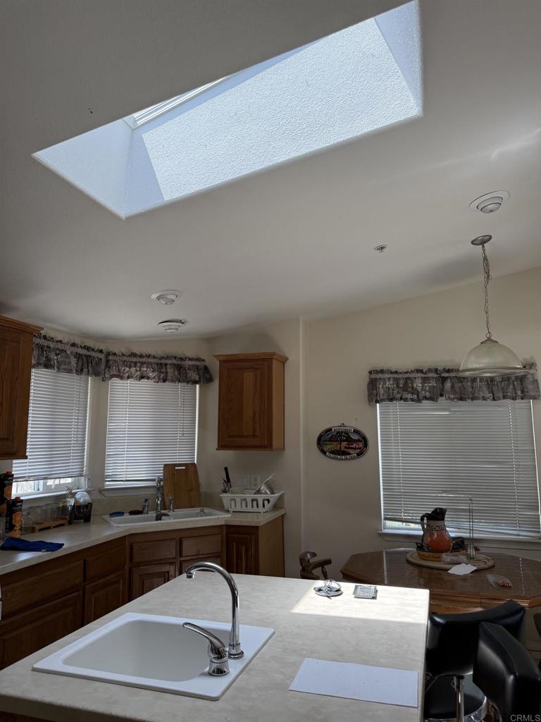 1085 Harris Ranch Rd Property Photo 2
