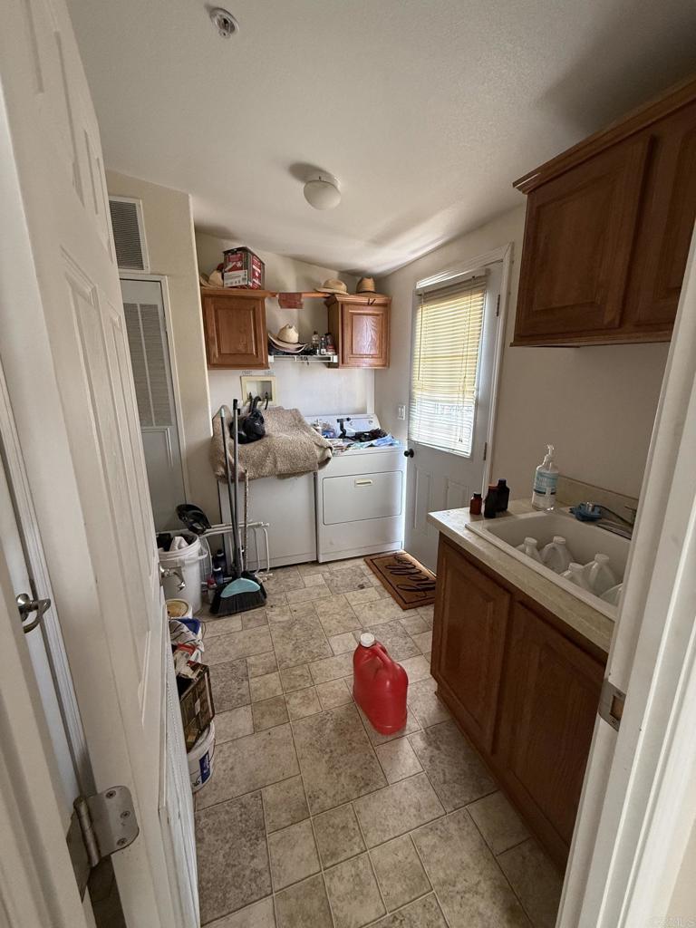 1085 Harris Ranch Rd Property Photo 9