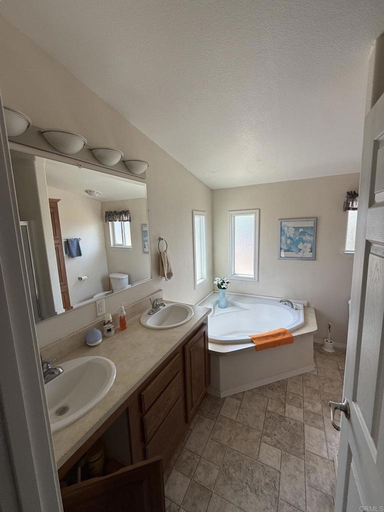 1085 Harris Ranch Rd Property Photo 19