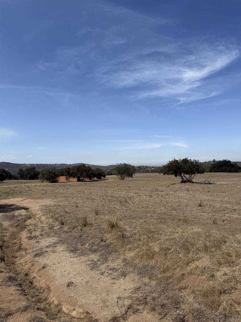 Harris Ranch Rd Property Photo 1