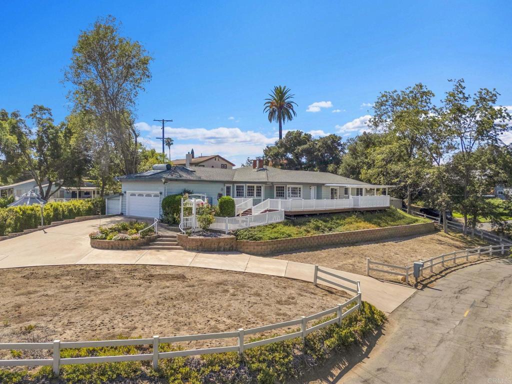 1752 Grove Road Property Photo