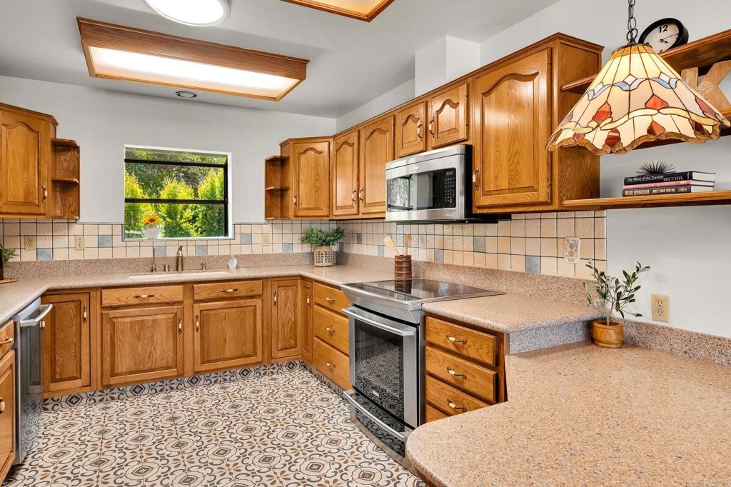 1752 Grove Road Property Photo 24