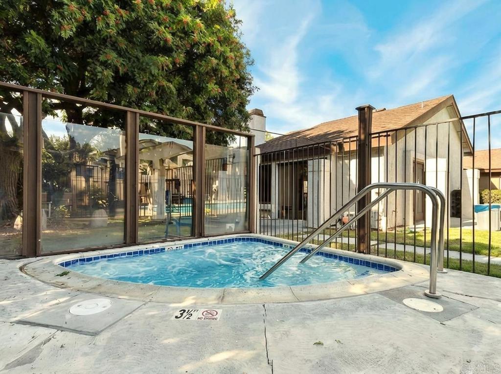 1677 Melrose Av E Property Photo 13