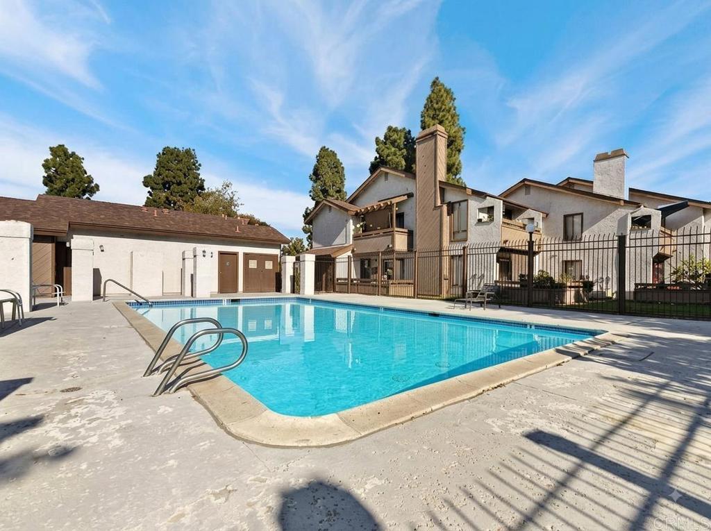 1677 Melrose Av E Property Photo 15