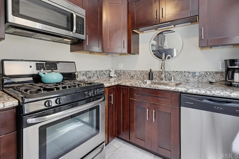 728 Jamaica Court Property Photo 67