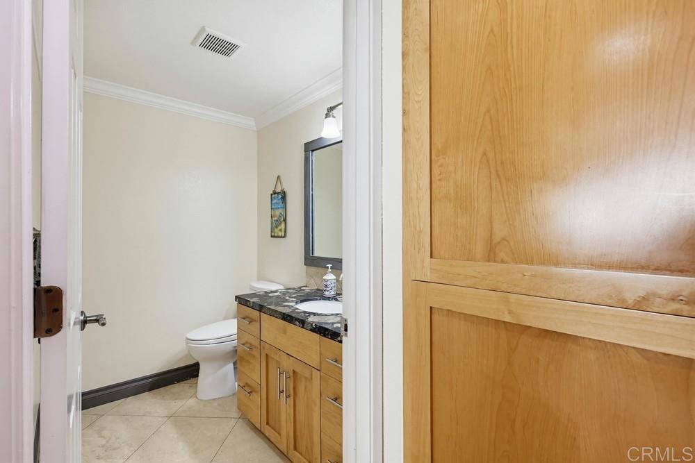 728 Jamaica Court Property Photo 41