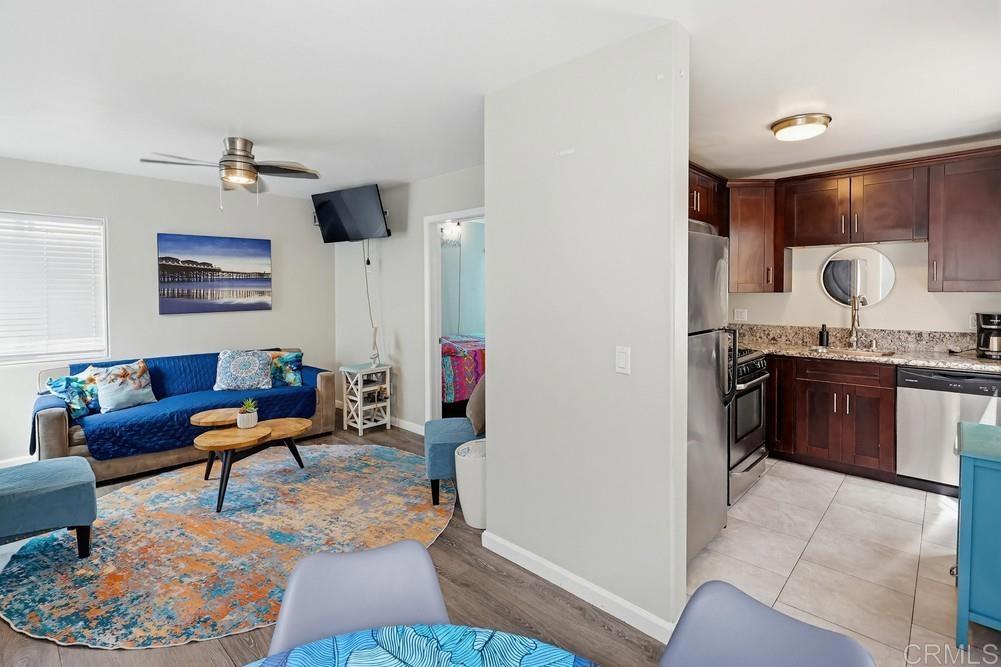 728 Jamaica Court Property Photo 49