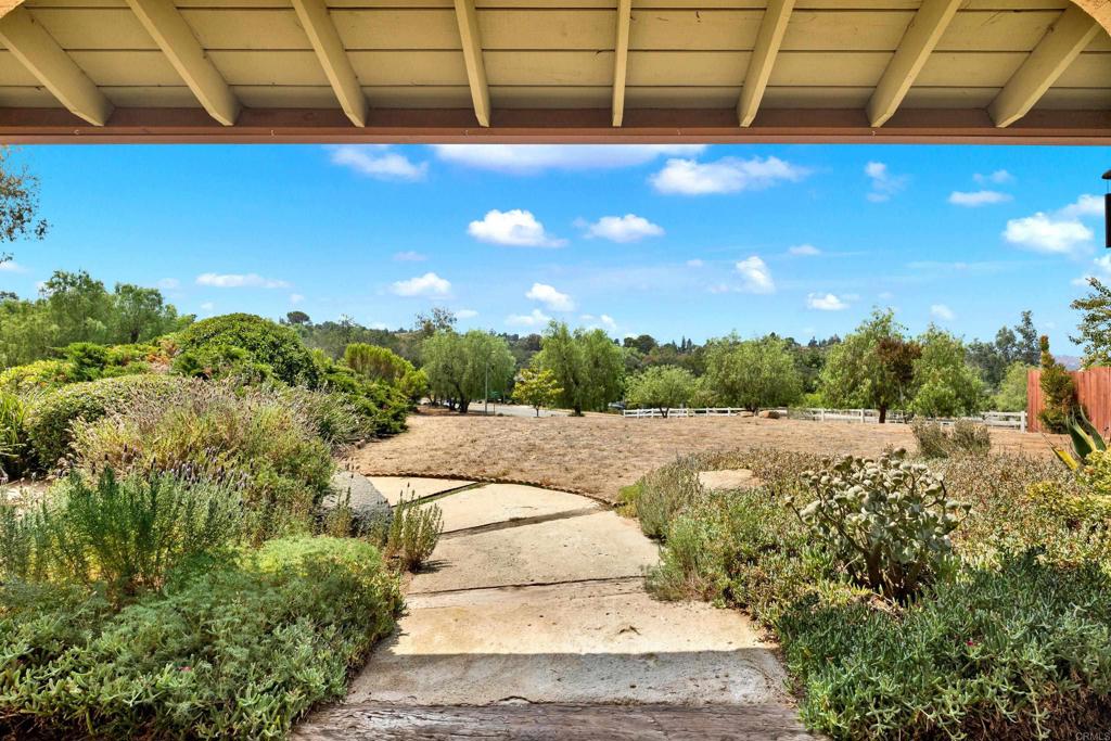 1402 Big Red Road Property Photo 7