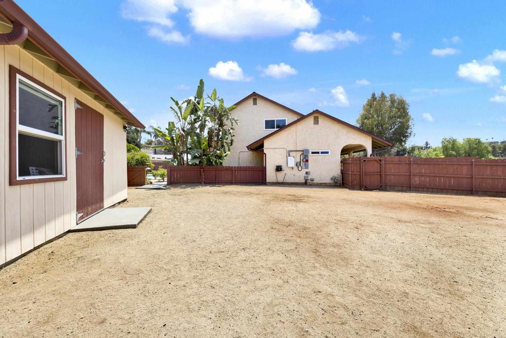 1402 Big Red Road Property Photo 49