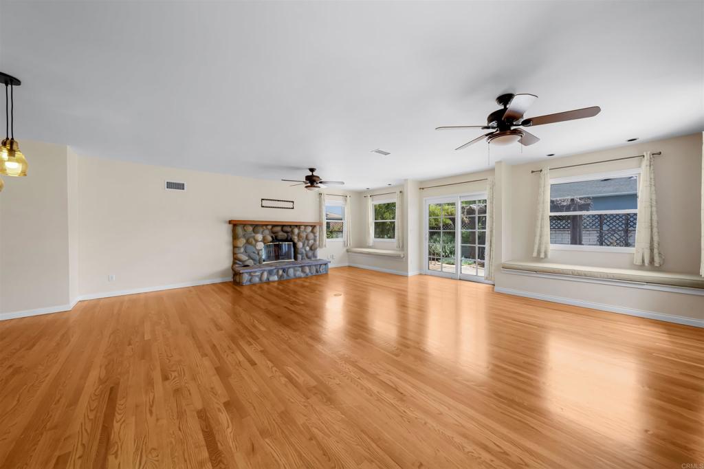 5452 Forbes Avenue Property Photo 2