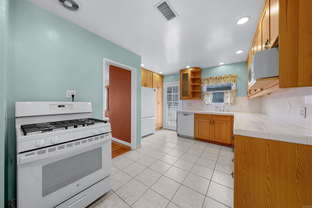 5452 Forbes Avenue Property Photo 8
