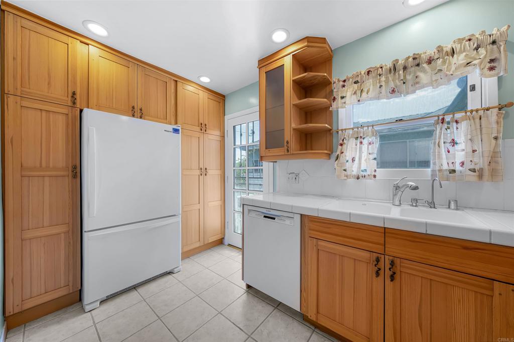 5452 Forbes Avenue Property Photo 9