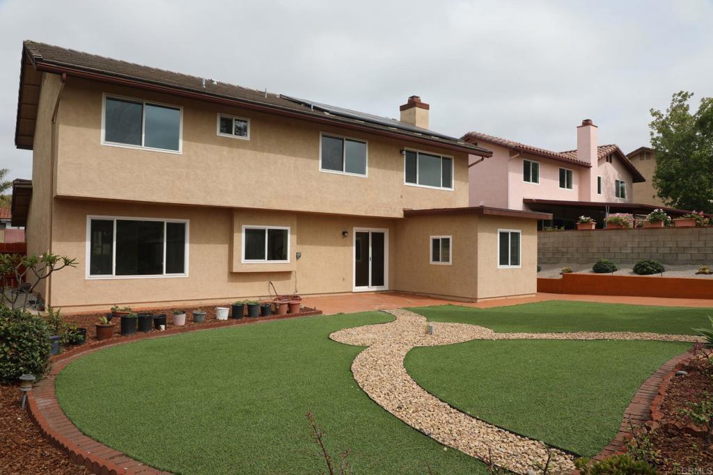 486 Smoky Circle Property Photo 3