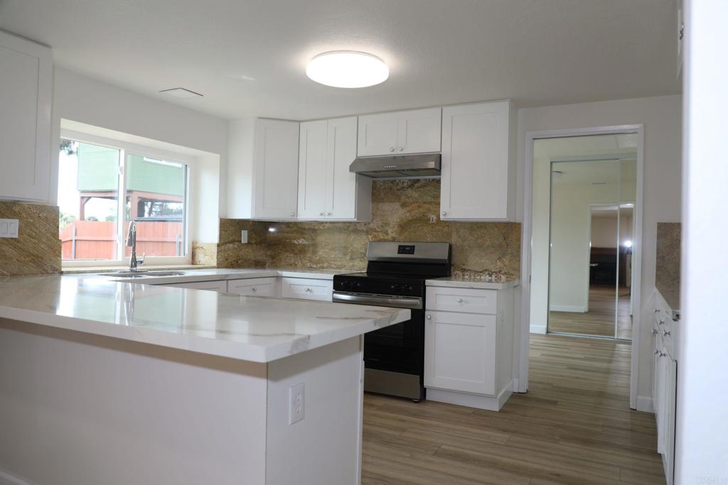 486 Smoky Circle Property Photo 7