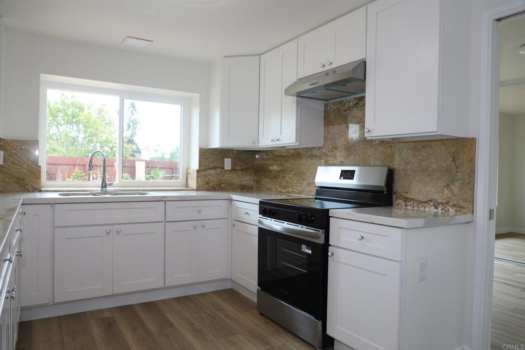 486 Smoky Circle Property Photo 8