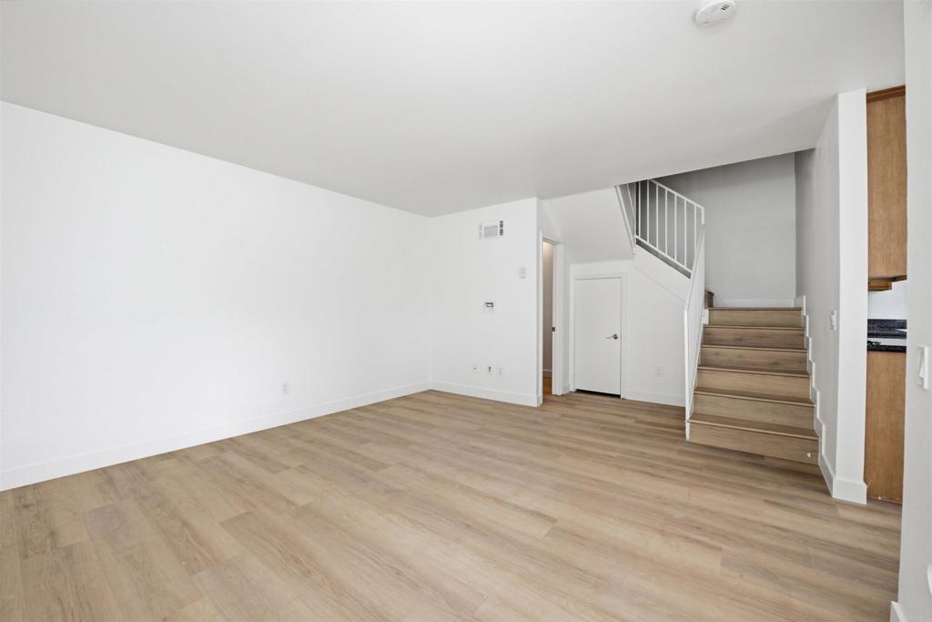 6333 College Grove Way 7107 Property Photo 3