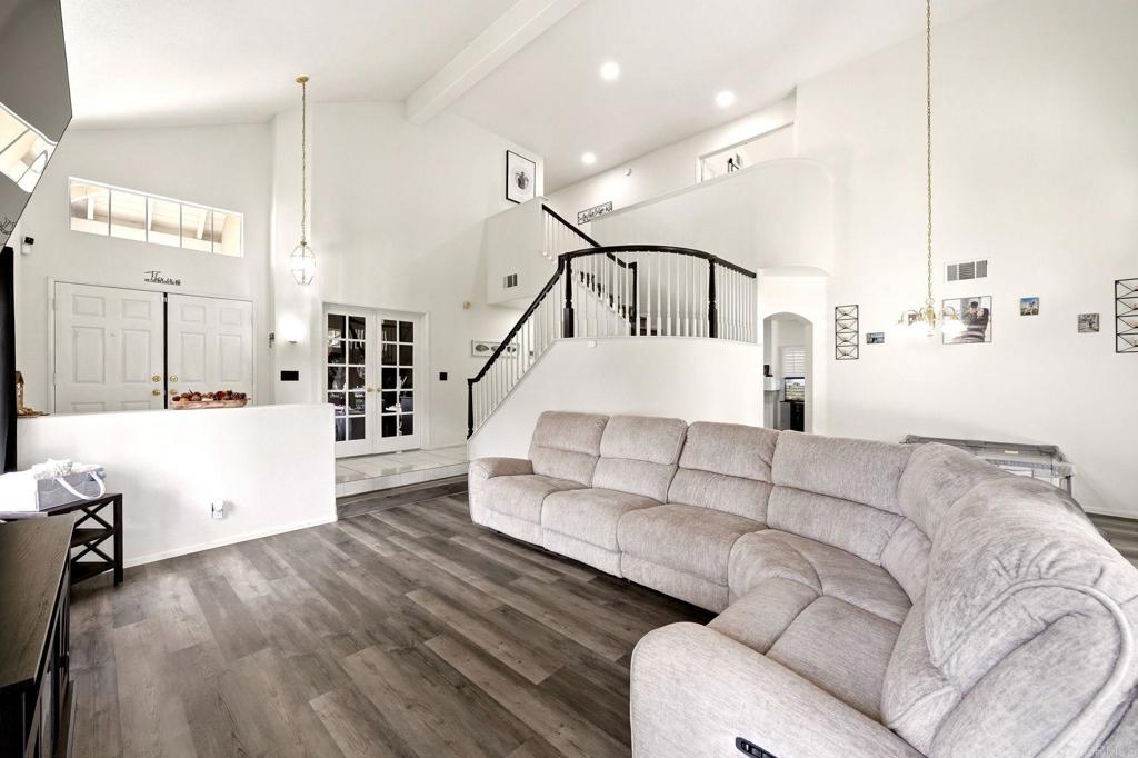 43115 Corte Fresca Property Photo 3