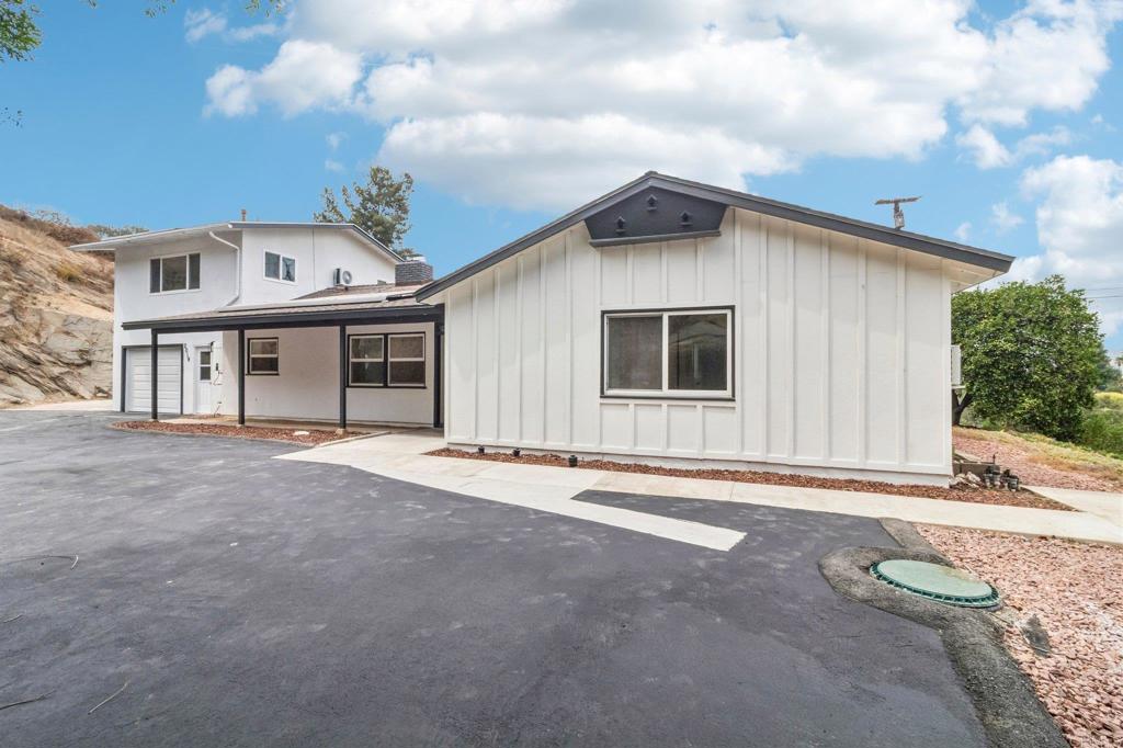 2019 Avenida Penasco Property Photo 4