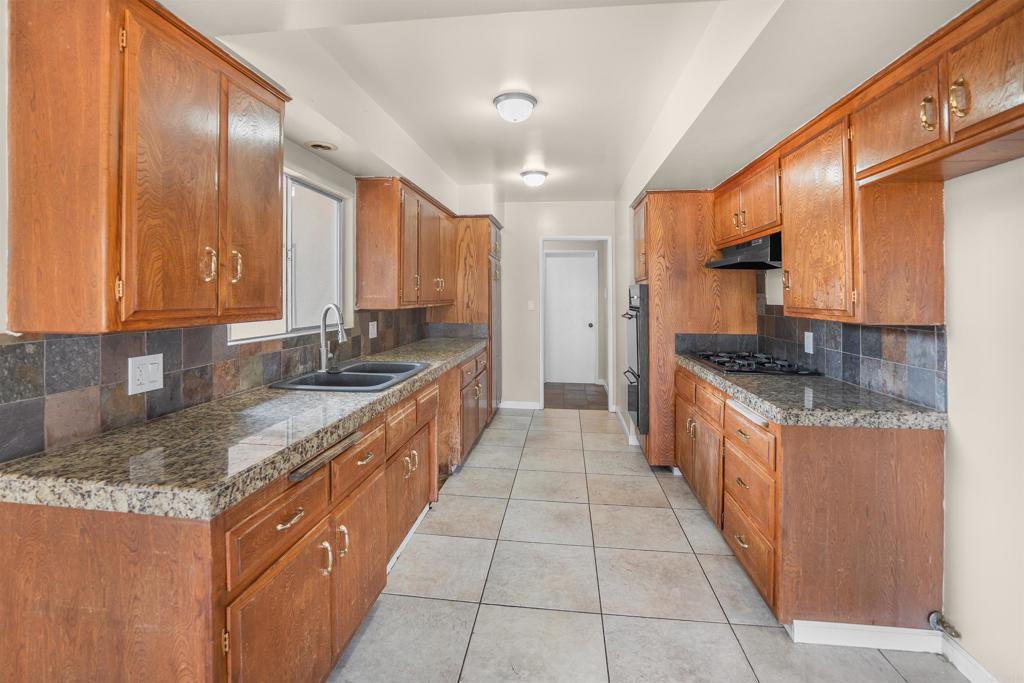 626 E Wright Street Property Photo 3