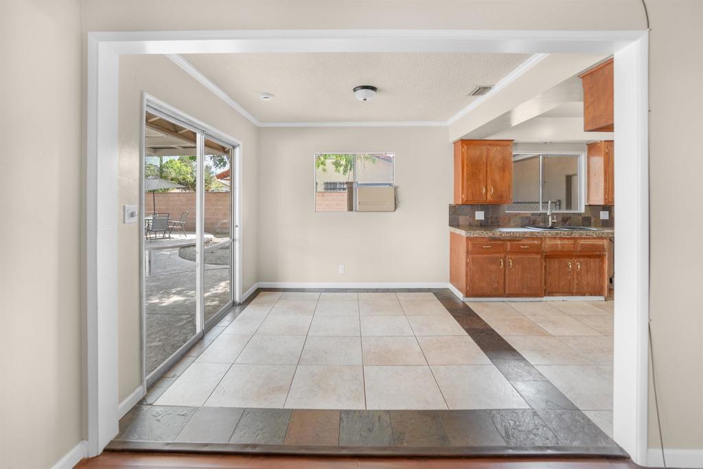 626 E Wright Street Property Photo 4