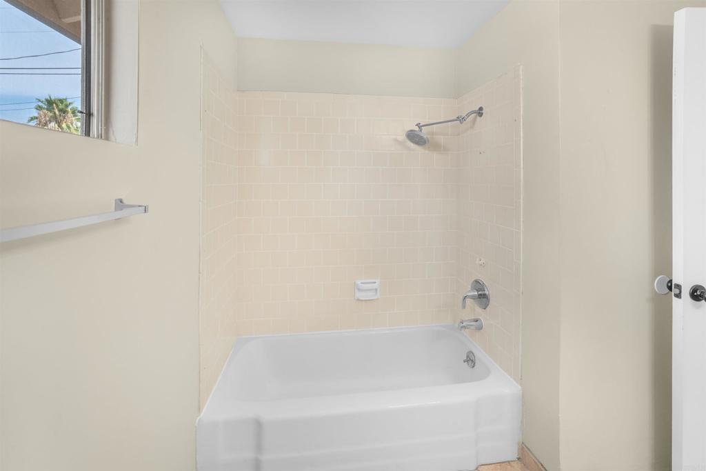 626 E Wright Street Property Photo 16