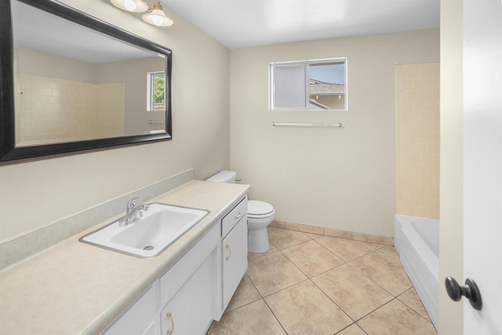 626 E Wright Street Property Photo 17
