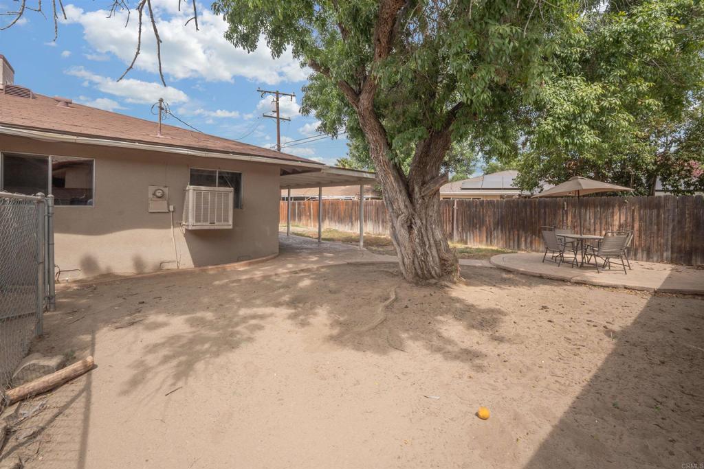626 E Wright Street Property Photo 20