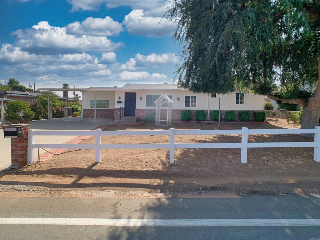 9161 Emerald Grove Avenue Property Photo 1